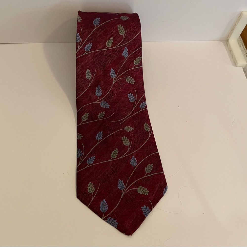 Robert‎ Talbott Studio Tie 100% Silk Leaf Pattern